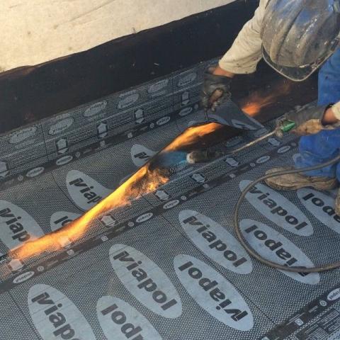 Impermeabilização com manta asfáltica somente mão de