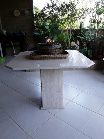 Mesa de mármore