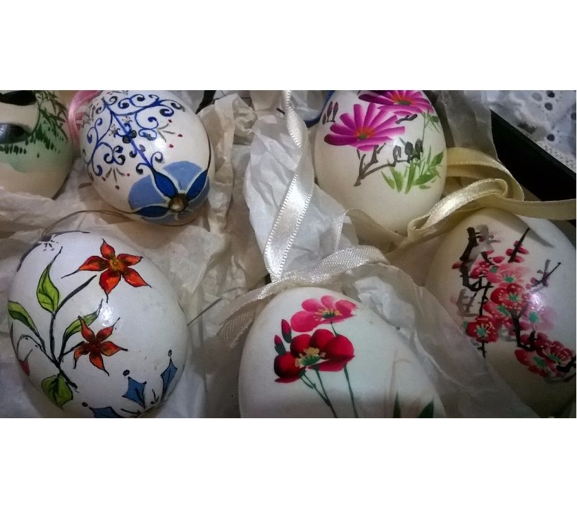 Ovos de Pascoa pintados a mão na casa do ovo $unitário