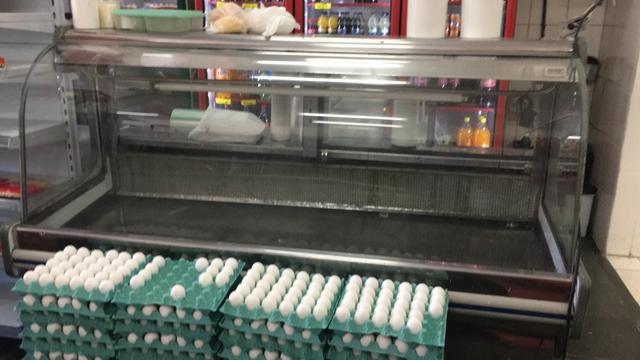 Balcao de açougue de 2 mts em ótimo estado