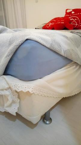 Cama Box com colchão