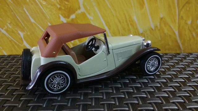 Carrinho de Colecionador _MG T.C 