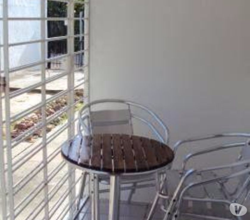 Casa duplex, com 03 quartos, em Pau Amarelo. Código. 525.