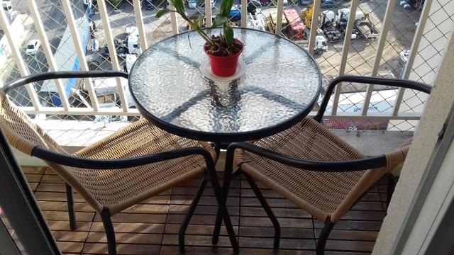 Conjunto de mesa e duas cadeiras para terraço ou jardim