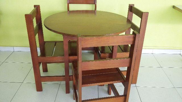 Jogo de mesa e Porta de Madeira