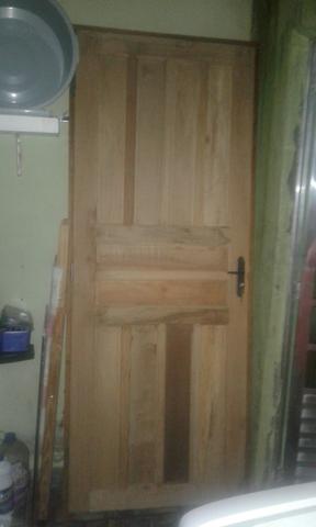 Porta de madeira nunca usada