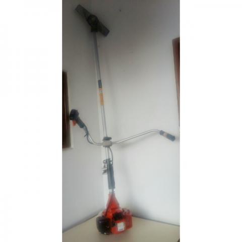 Roçadeira profissional Hitachi gasolina semi nova