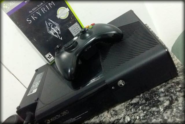Xbox 360 Com Jogo e Controle Original