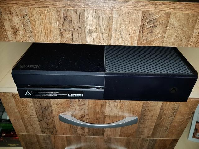 Xbox one 1 jogo hd500gb