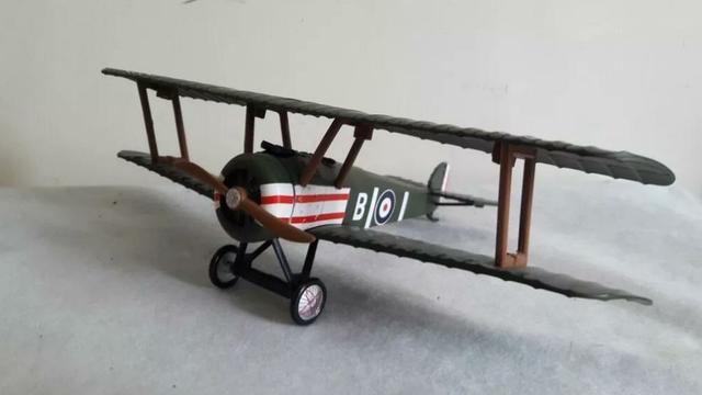 Aviões Coleção Fokker DVII e Sopwitch Camel