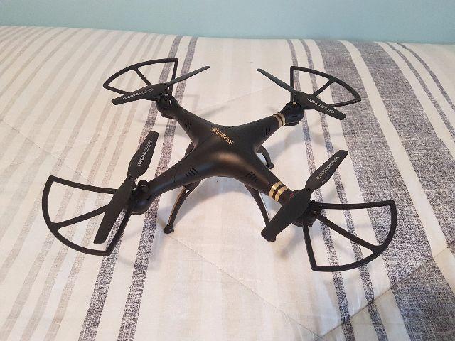 Drone Eachine E30
