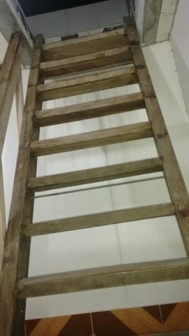 Escada de madeira 300 reais