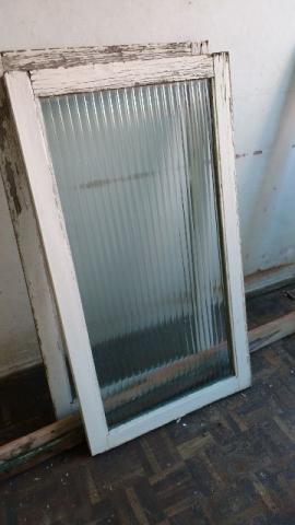 Janelas de madeira com vidro