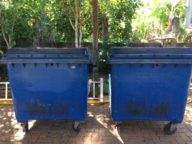 Lixeiras de plastico tigre p condomínio