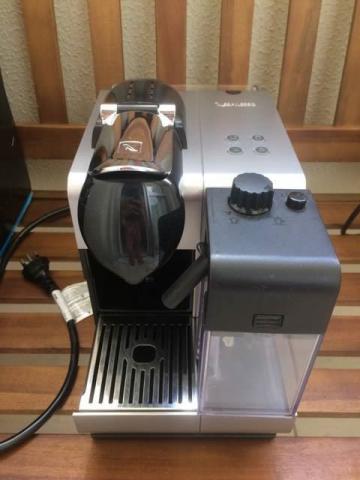 Máquina Nespresso Latíssima Nova