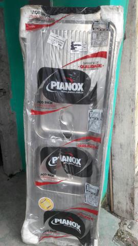 Pia inox lacrada na caixa