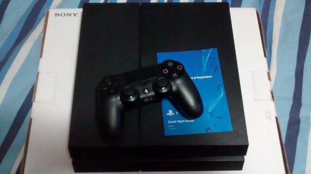 Playstation 4 - (ps4) + 2 Jogos e Garantia (4 meses)