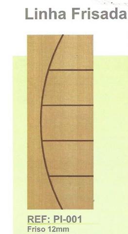 Porta branca nova e embalada com dobradiças e maçanetas