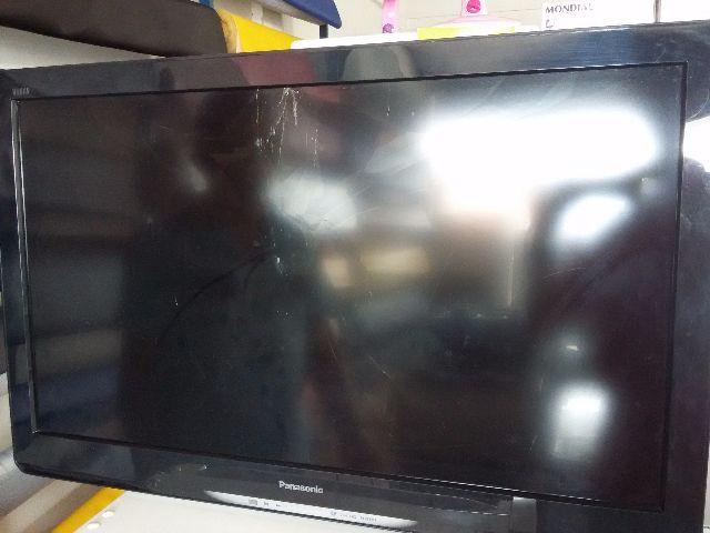 Tv 32 Led Panasonic com a tela trincada