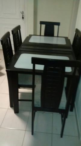 Aparador espelho e mesa