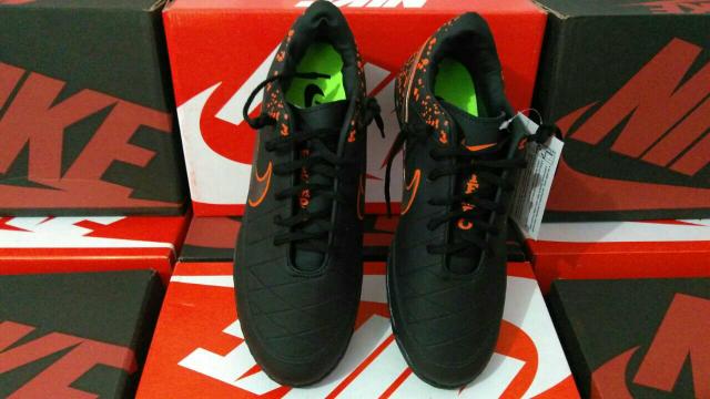 Chuteira Nike Tiempo