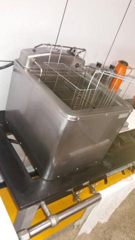 Fritadeira elétrica água e óleo semi nova