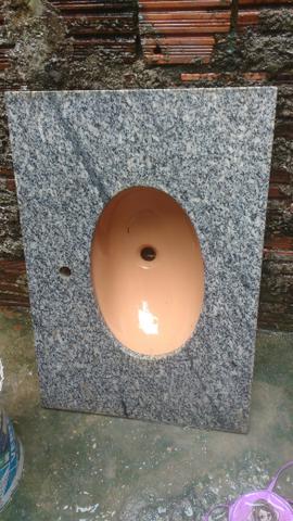 Lavatório de mármore