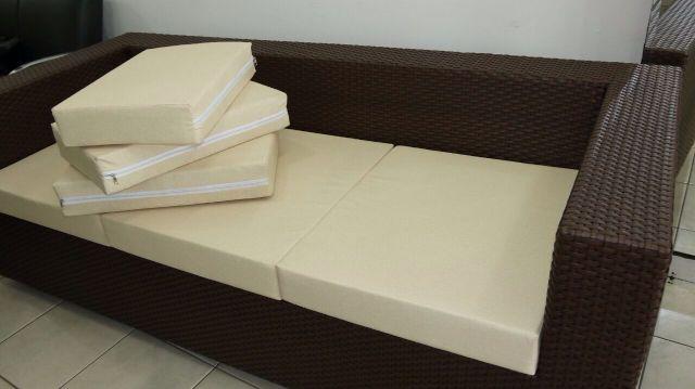 Sofa em fibra sintética
