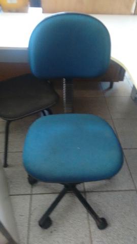 Cadeira Giratória azul