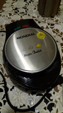Omeleteira Mondial quase nova