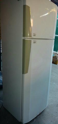 Geladeira gelando bem