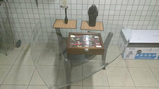 Mesa com vidro bisotado