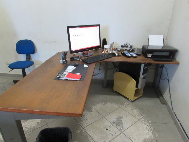 Mesa em L de escritório