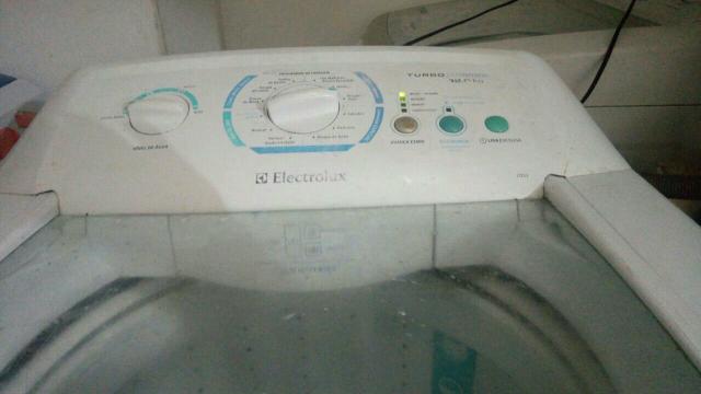 Máquina de lavar roupas eletrolux turbo 12 kg