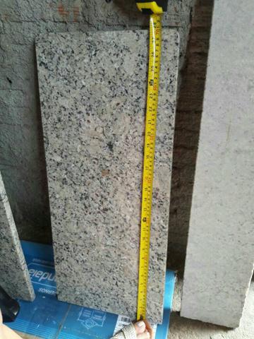 Pedra Granito 70cmx30cm(R$)
