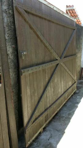 Portões de madeira Massaranduba