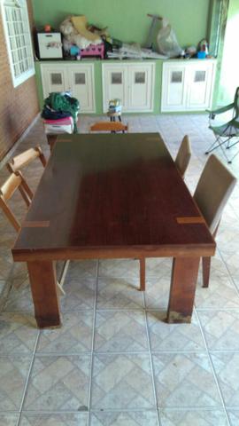 Vendo linda mesa de madeira