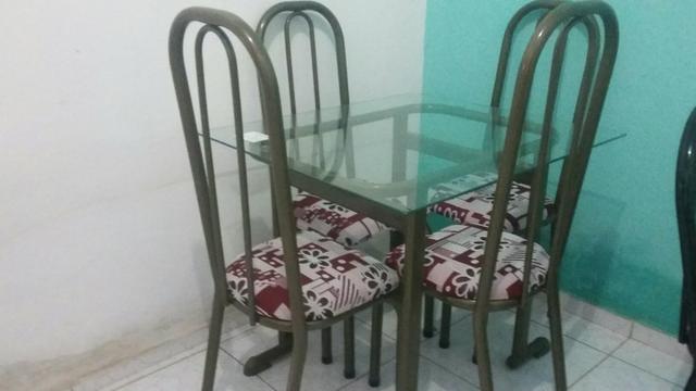 1 mesa 4 cadeira por 250