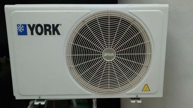 Ar york  btu. já instalado em sua residencia por 