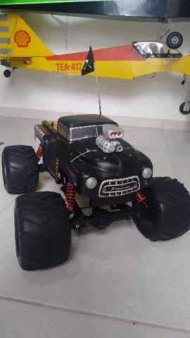 Automodelo Mad Force Monster Truck