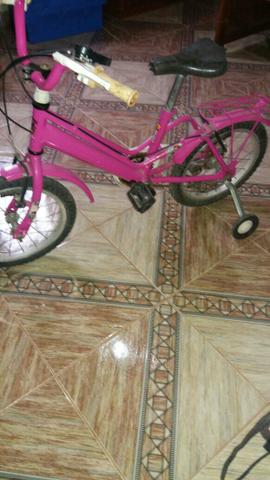 Bicicleta infantil feminina.