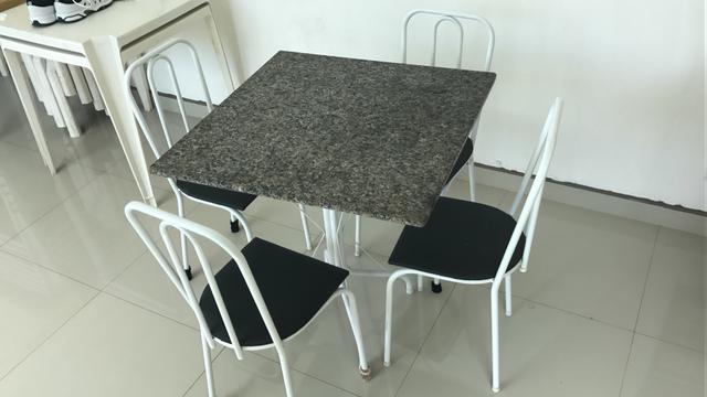 Mesa de marmore linda.