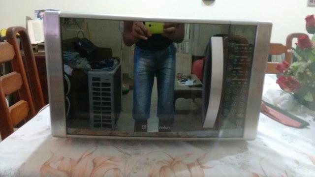 Microondas Electrolux Continental 31 kg