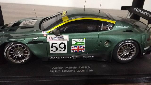 Miniatura Autoart Aston Martin