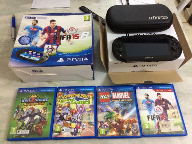PS Vita + 4 jogos