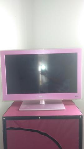 Televisão led rosa