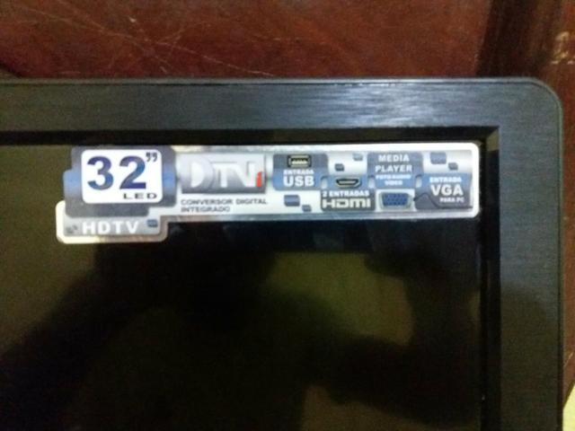 Tv de led cce com tela quebrada 32" semi nova