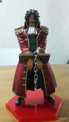 Boneco Gol D. Roger do anime One Piece