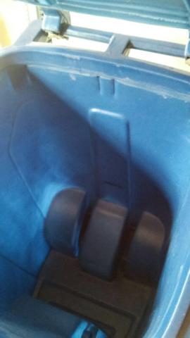 Contêiner lixeira plástico com roda