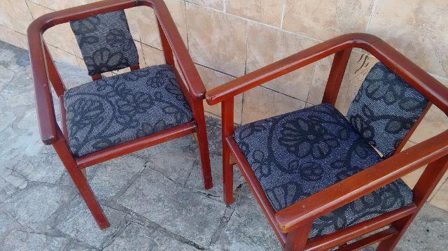 Duas Cadeiras de Apoio com cobertura Nova